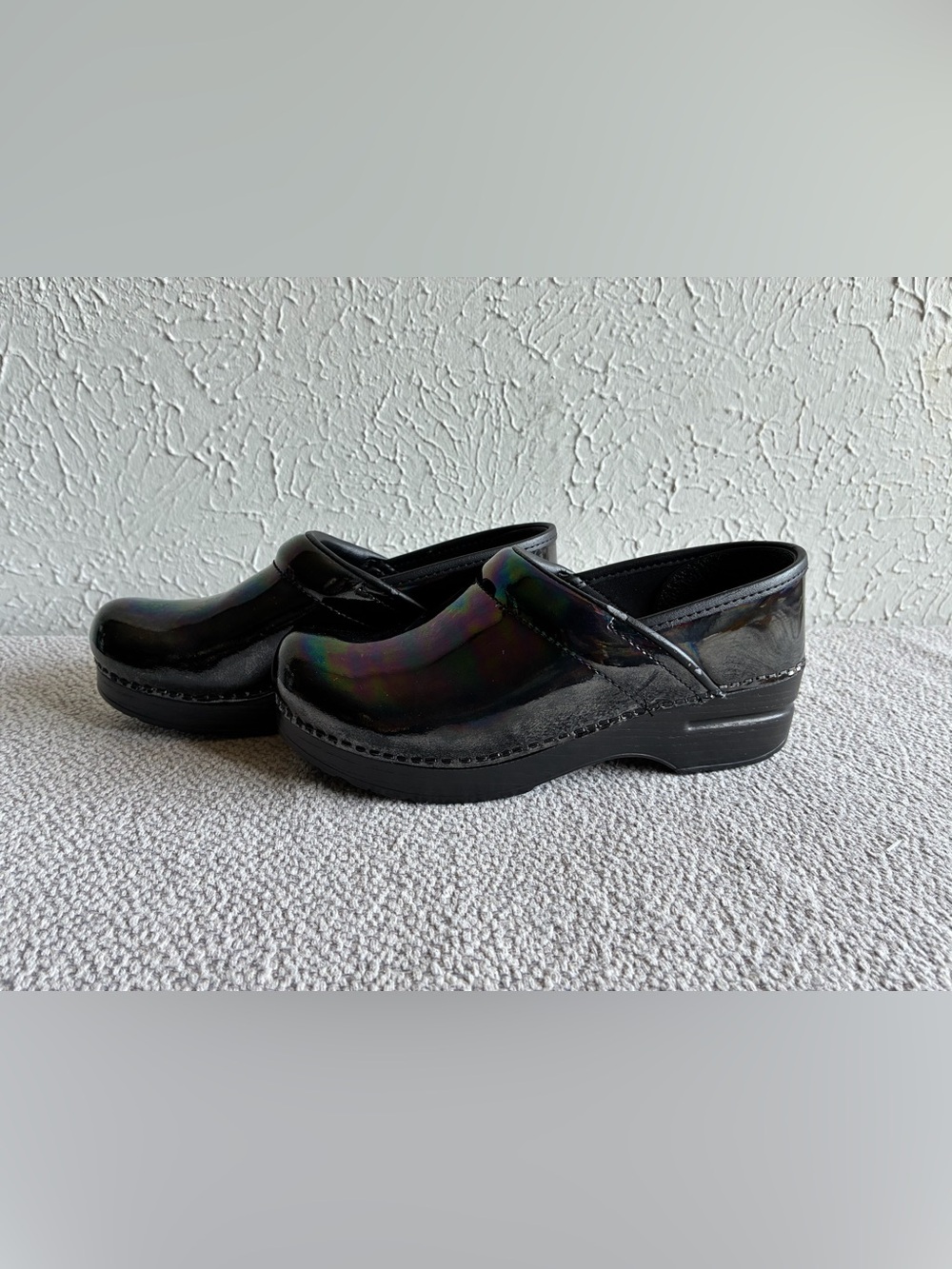 Dansko Professional Petrol
Patent Iridescent Clogs
Women's EU 37 - Picture 10 of 12